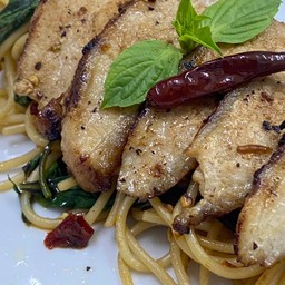Spicy Spaghetti w/Pork Collar (สปาเกตตี้ผัดพริกแห้งสันคอหมูย่าง)