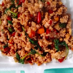 กระเพราหมูสับ