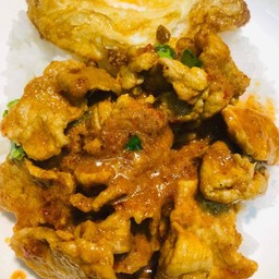 ผัดพริกแกงหมูชิ้น