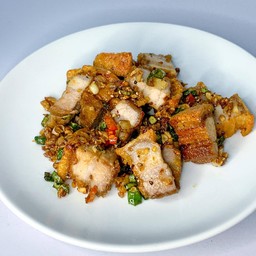 หมูกรอบคั่วพริกเกลือรสเด็ดเผ็ดร้อน กินกับข้าวร้อนๆเข้ากันสุดๆ