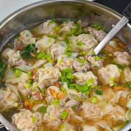 เกี๊ยวน้ำ ข้าวต้มหมู น้ำเก๊กฮวย หมี่กรอบ หอเจี๊ยะByเจ๊หมวย