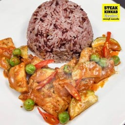 ข้าวสเต็กหมูซอสพะแนงสูตรคลีน