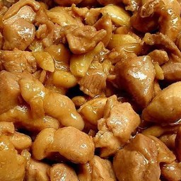 ข้าวราดไก่ผัดน้ำมันหอย