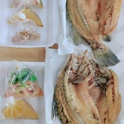 ร้านเเรด สตอรี่