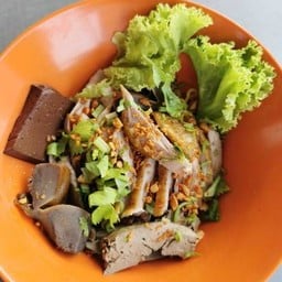 ก๋วยเตี๋ยวเป็ดพะโล้ (แห้ง)
฿60