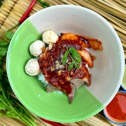 ข้าวหน้าหมูรวม ราดซอสหมูแดง