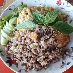 ข้าวลาบไข่ทรงเครื่อง