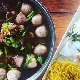 ก๋วยเตี๋ยวเนื้อตุ๋น ยาจีน(สูตรคุณตา)