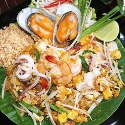 ผัดไทยรวมทะเล
