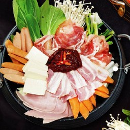 พูแดจิแก Budae Jjigae (สำหรับลูกค้ามีหม้อที่บ้าน)