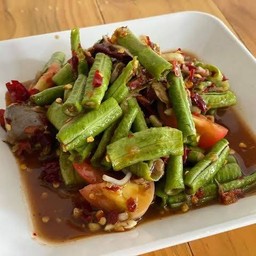 ส้มตำ ยำแซ่บ