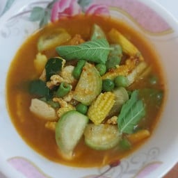 แกงป่าไก่เป็นกับข้าว