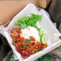 เด็ดใบกะเพรา by ครัวยกกล่อง (สาขาพระราม2)