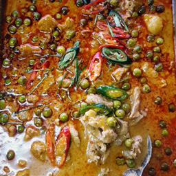 แกงพะแนงหมูชิ้น