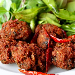 ลาบหมูทอด