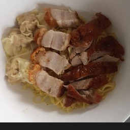 ก๋วยเตี๋ยวเกี้ยวเป็ด+หมูกรอบ