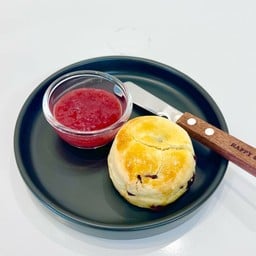 Canberry scone & Strawberry jam