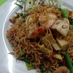 ผัดมาม่าขี้เมาทะเล