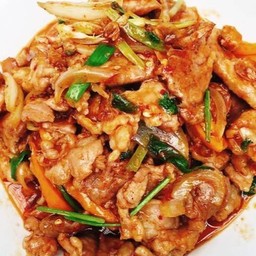 เนื้อผัดพริกเผา (กับข้าว)