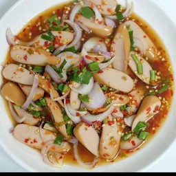 ยำไส้กรอก ไก่