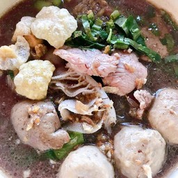 ก๋วยเตี๋ยวเนื้อพิเศษ
