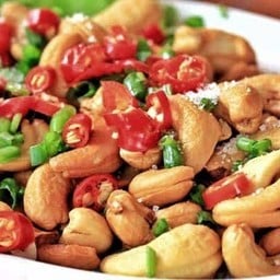 Cashew Nuts with Chili Peppers