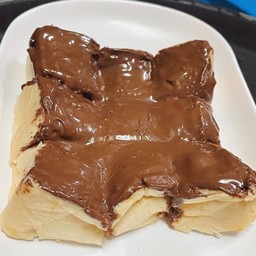 ขนมปังเนยนูเทลล่า