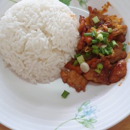 ข้าวหน้าหมูผัดซอสเกาหลี