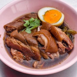 ข้าวขาหมู (เนื้อ หนัง ไข่)