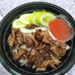 ข้าว(เนื้อหมัก)ทอดกระเทียมพริกไทย