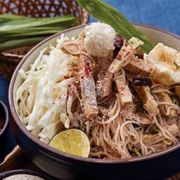 ยำขนมจีน