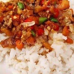 ไก่คั่วพริกเกลือราดข้าว