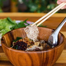 ก๋วยเตี๋ยวเรือชามไม้@ริมบึง Chammai@Rimbueng