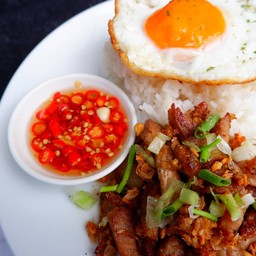 ข้าวไก่ทอดกระเทียม