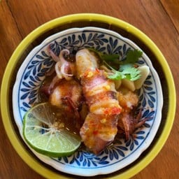 ปลาหมึกไข่นึ่งมะนาว