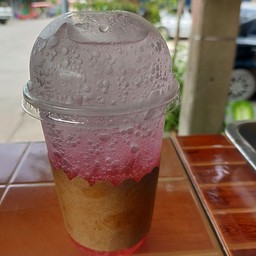 น้ำแดงโซดา