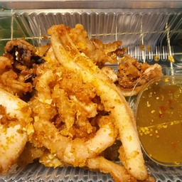 ทะเลทอด ปลาหมึกทอดกระเทียม กุ้งทอดกระเทียม