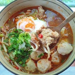 เกาเหลาต้มยำน้ำข้น หมูรวม+ไข่ออนเซ็น