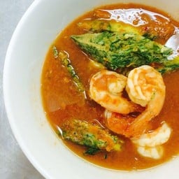 แกงส้มชะอมกุ้ง