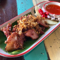 แหนมกระดูกหมูอ่อนทอดกระเทียม