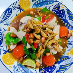 ยำหมูยอไข่แดงเค็ม