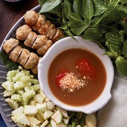 แหนมเนือง