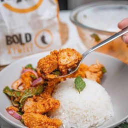 ข้าวยำไก่แซ่บ ไก่กรอบ