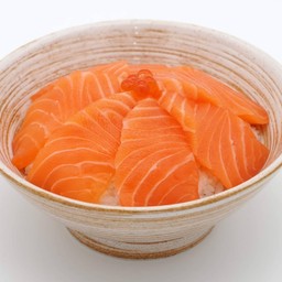 ข้าวหน้าแซลมอนสด