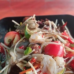 ทะเลสดตกครกมีกุ้งสด หอยแครง คอปลาหมึกสุก