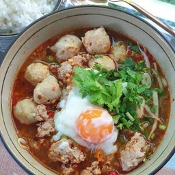 เกาเหลาต้มยำน้ำใส หมูรวม+ไข่ออนเซ็น