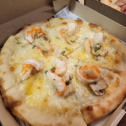 พิซซ่าคาโบนาร่ากุ้ง