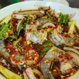 ยำมะม่วงกุ้งสด