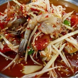 ส้มตำปูปลาร้ากุ้งสด