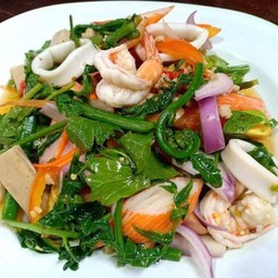 ยำผักกูดทะเล